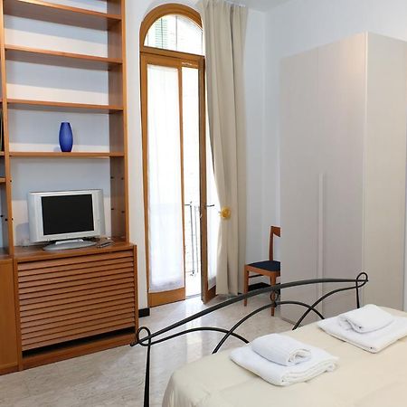 Apartament Deluxe Quattro Spade เวโรนา ภายนอก รูปภาพ