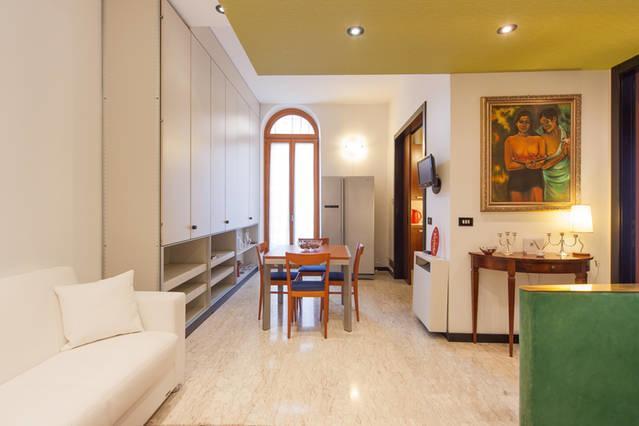 Apartament Deluxe Quattro Spade เวโรนา ภายนอก รูปภาพ