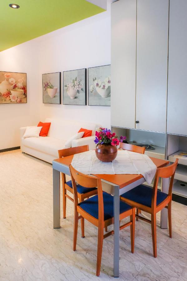 Apartament Deluxe Quattro Spade เวโรนา ภายนอก รูปภาพ