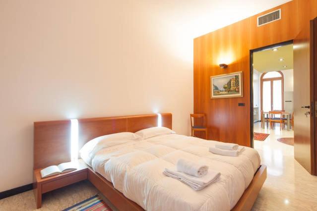 Apartament Deluxe Quattro Spade เวโรนา ภายนอก รูปภาพ